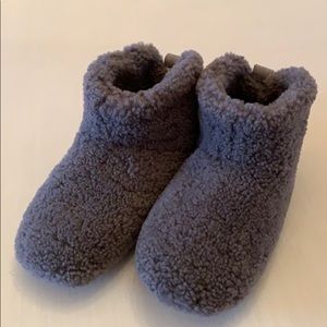 UGG shearling slippers sz 7